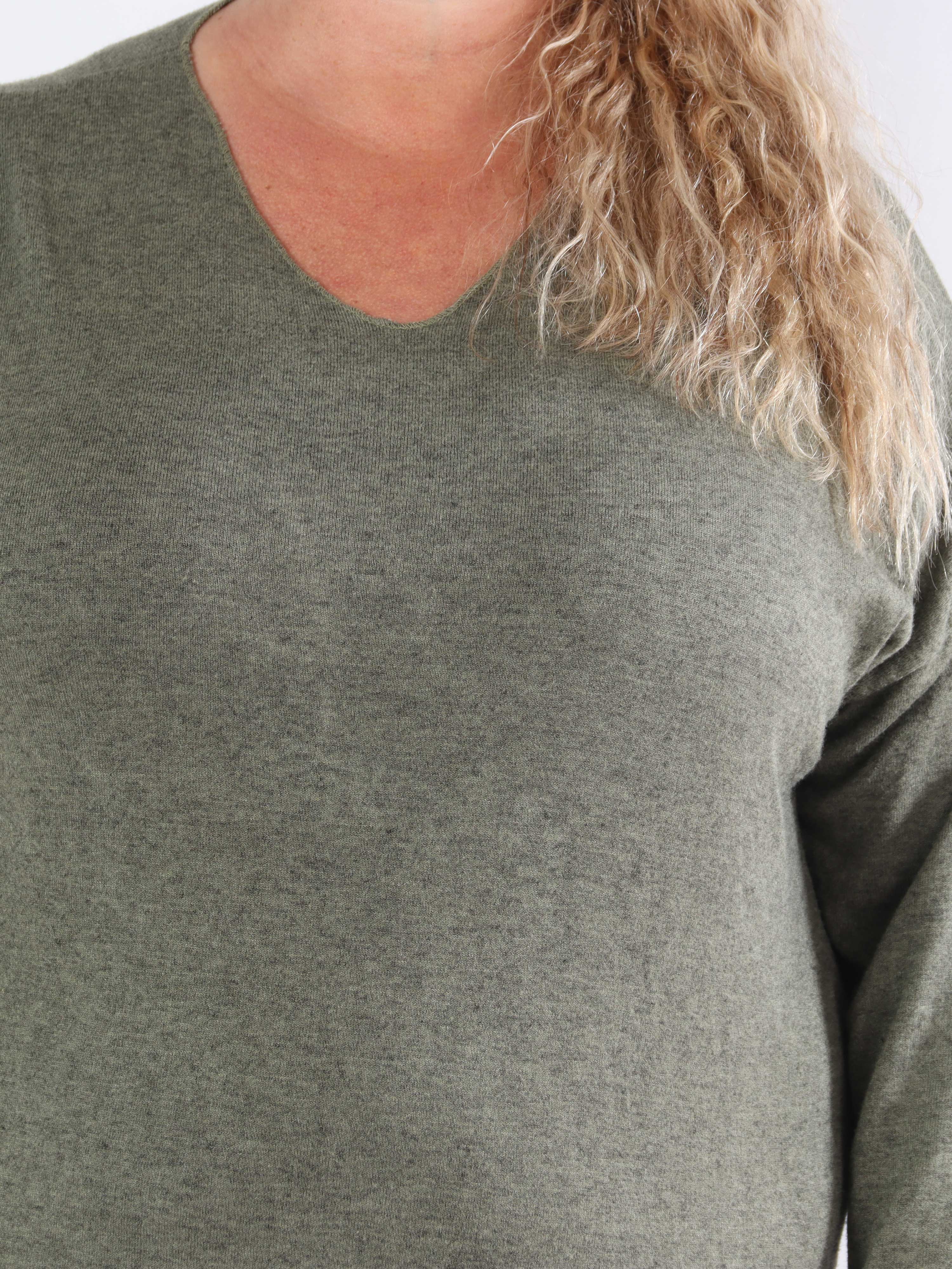 Djamila Long - Mega mjuk plus size-klänning i viskos med v-ringning